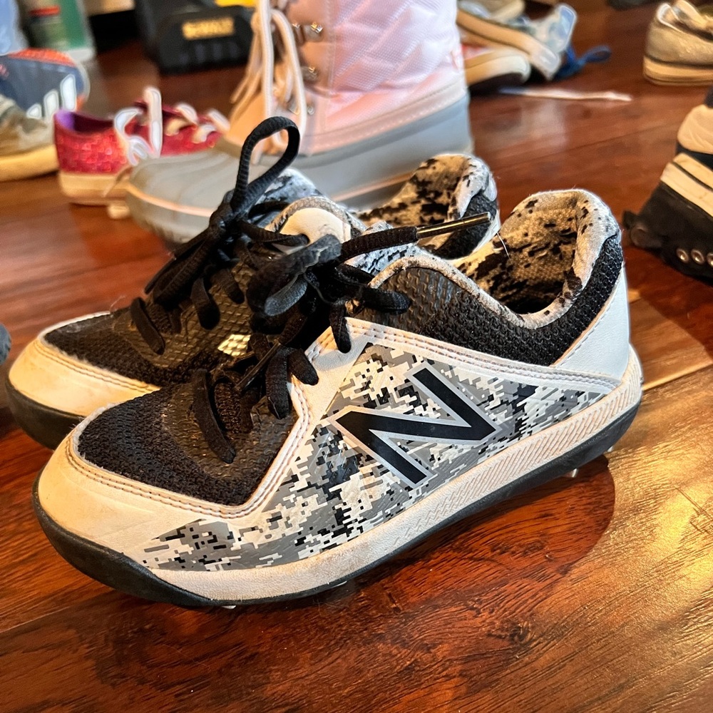 Boys new balance cleats